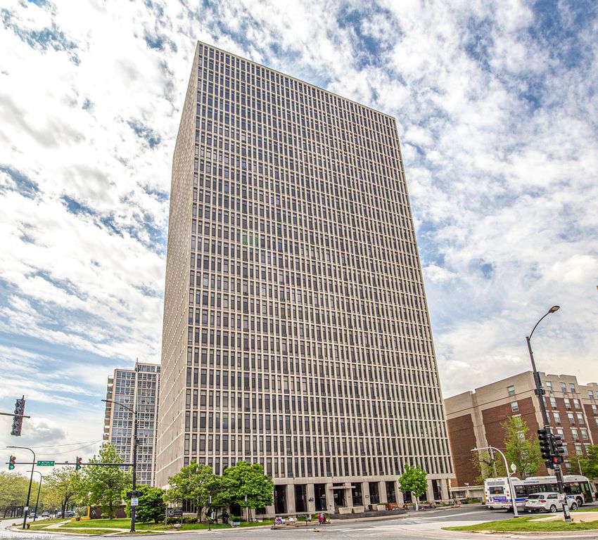 6700 S South Shore Drive 22G, Chicago, IL 60649