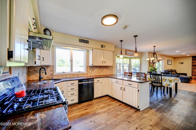 23 Red Hawk Road S, Colts Neck, NJ 07722