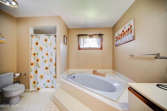 23 Red Hawk Road S, Colts Neck, NJ 07722