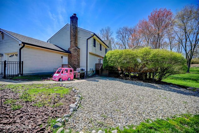 23 Red Hawk Road S, Colts Neck, NJ 07722