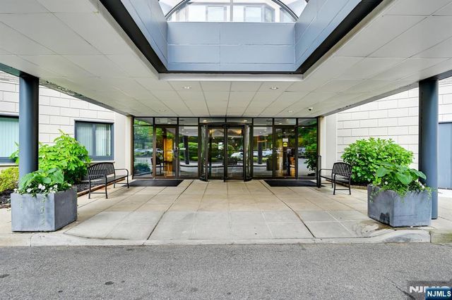 609 W South Orange Avenue 2N, South Orange Village, NJ 07079