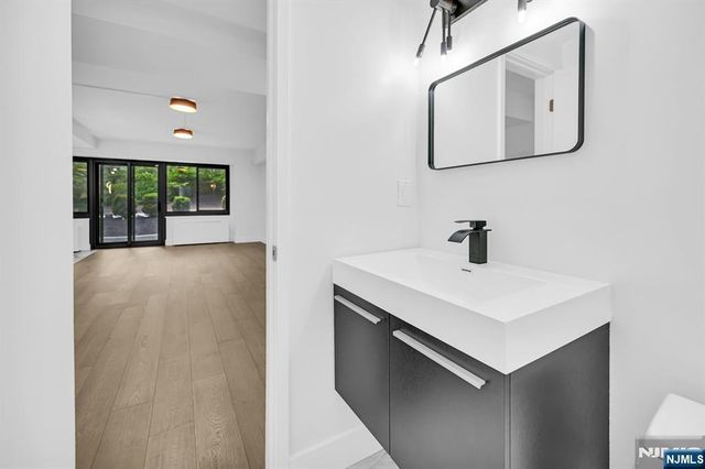 609 W South Orange Avenue 2N, South Orange Village, NJ 07079