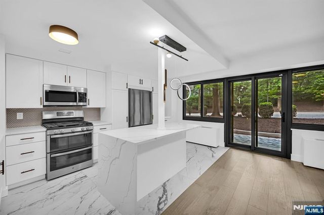 609 W South Orange Avenue 2N, South Orange Village, NJ 07079