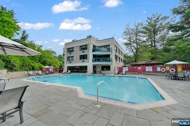 609 W South Orange Avenue 2N, South Orange Village, NJ 07079