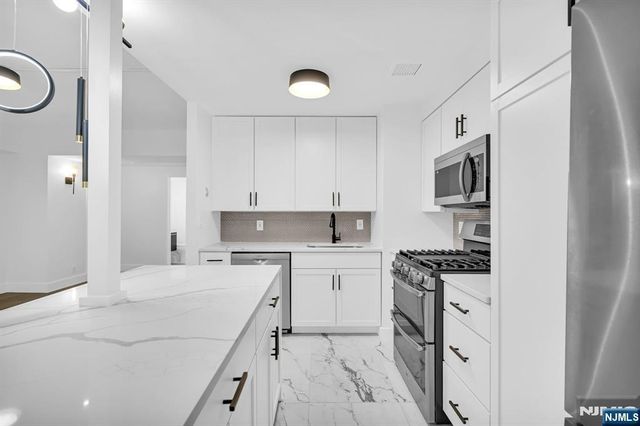 609 W South Orange Avenue 2N, South Orange Village, NJ 07079