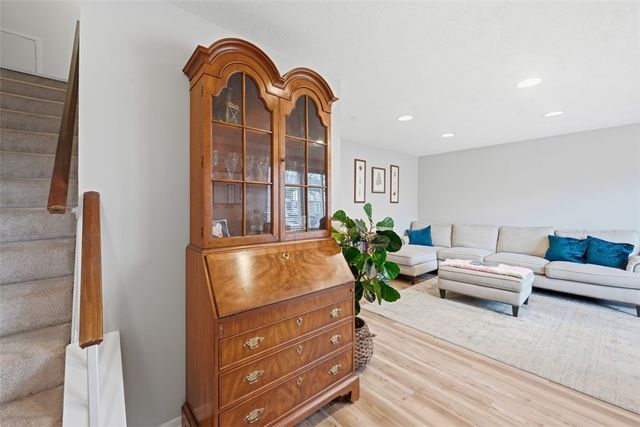 4305 Hemlock Cir, Hampton, PA 15101