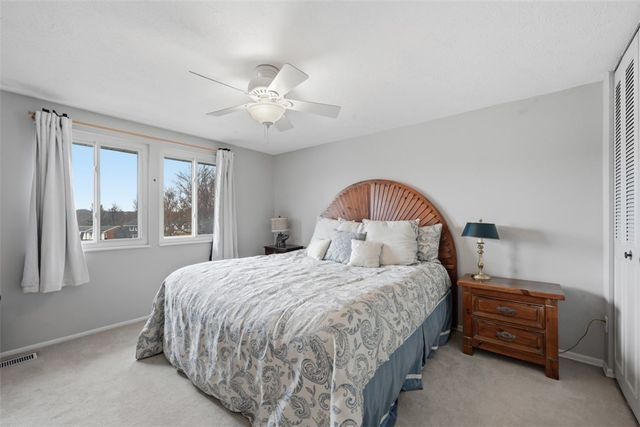 4305 Hemlock Cir, Hampton, PA 15101