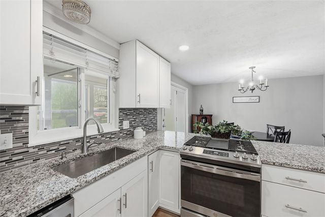 4305 Hemlock Cir, Hampton, PA 15101