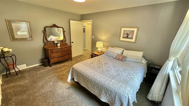 2054 Gerald St, Benton Harbor, MI 49022