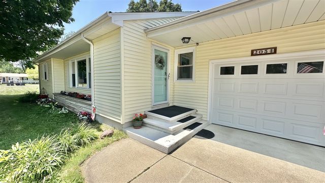 2054 Gerald St, Benton Harbor, MI 49022
