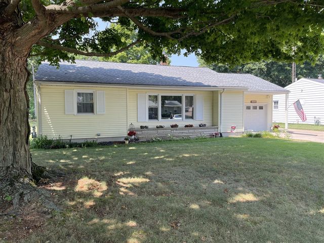 2054 Gerald St, Benton Harbor, MI 49022