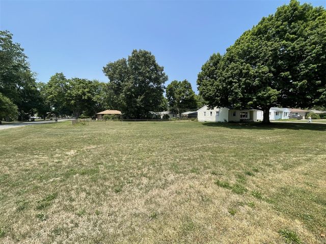 2054 Gerald St, Benton Harbor, MI 49022