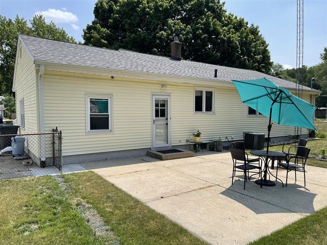 2054 Gerald St, Benton Harbor, MI 49022