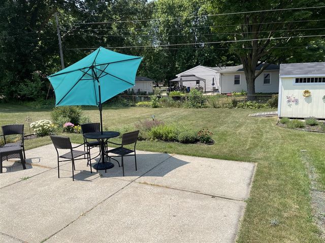 2054 Gerald St, Benton Harbor, MI 49022