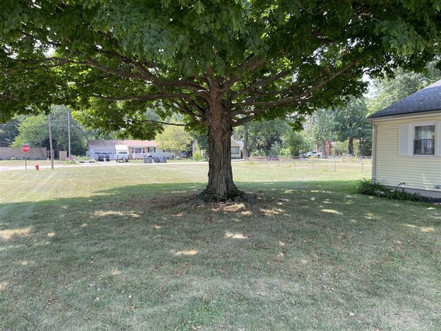 2054 Gerald St, Benton Harbor, MI 49022