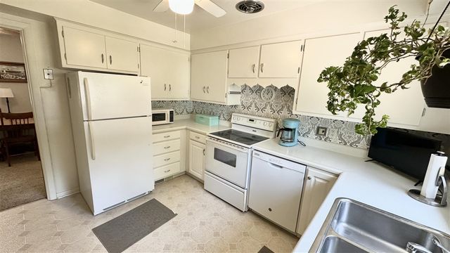 2054 Gerald St, Benton Harbor, MI 49022