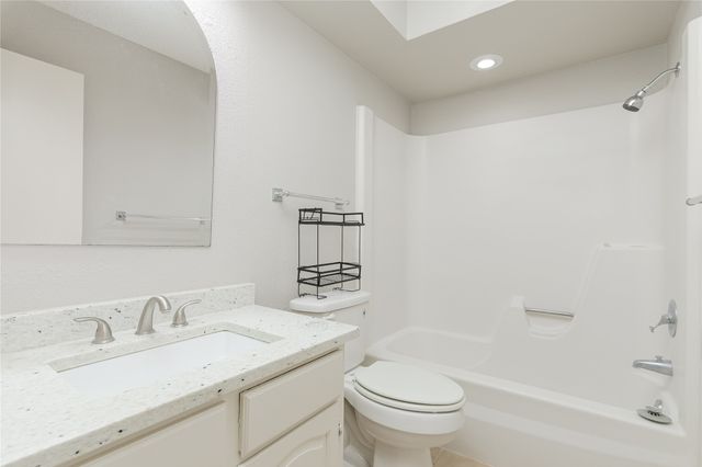 9142 Emberglow Lane, Dallas, TX 75243