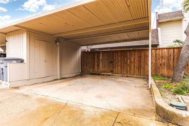 9142 Emberglow Lane, Dallas, TX 75243