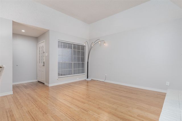 9142 Emberglow Lane, Dallas, TX 75243