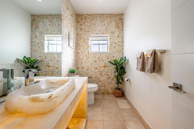 5186 NW 106th Ave, Doral, FL 33178