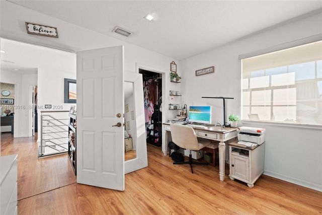 5186 NW 106th Ave, Doral, FL 33178