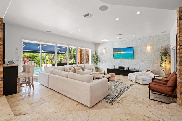 5186 NW 106th Ave, Doral, FL 33178