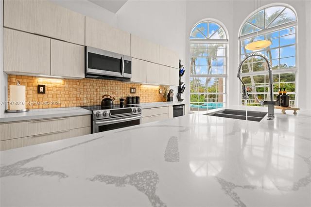 5186 NW 106th Ave, Doral, FL 33178