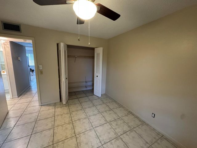 60 Kent D, West Palm Beach, FL 33417