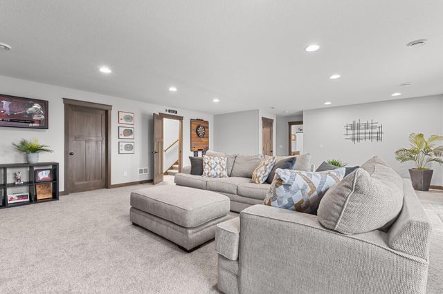 2730 213th Street W, Farmington, MN 55024