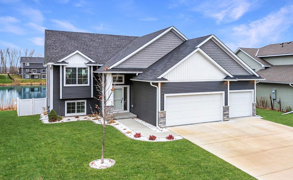 2730 213th Street W, Farmington, MN 55024