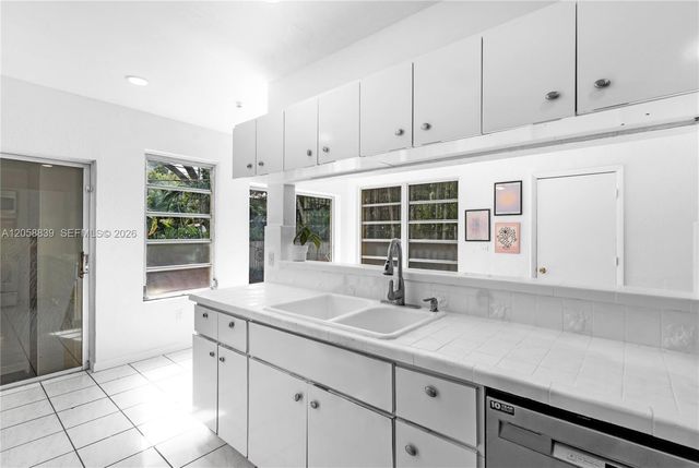 1906 SW 21st St, Miami, FL 33145