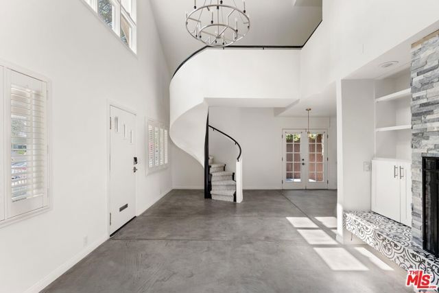 1322 N Cherokee Avenue, Los Angeles, CA 90028
