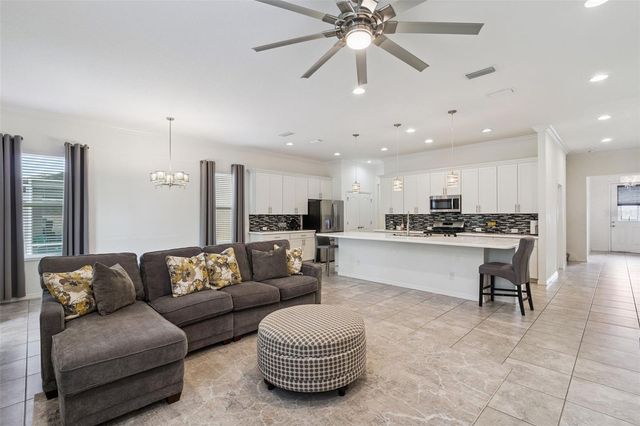 989 MAYPOLE DRIVE, Apopka, FL 32703