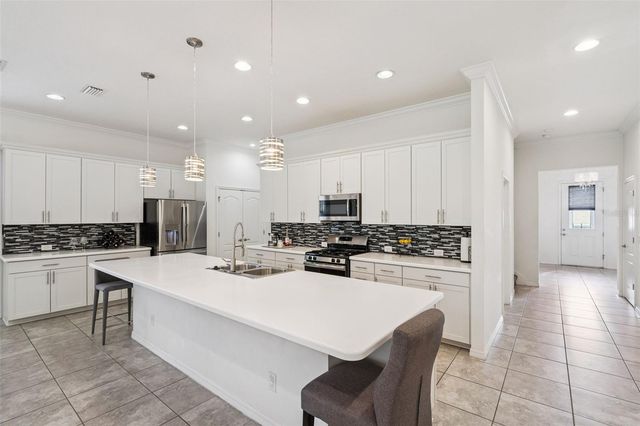 989 MAYPOLE DRIVE, Apopka, FL 32703