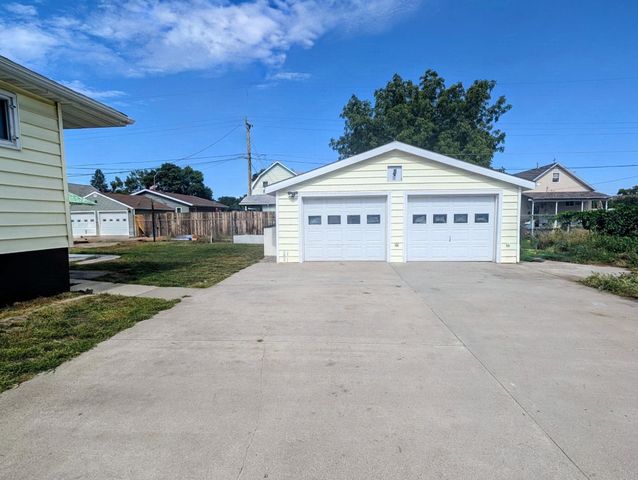 107 1st Avenue SW, Dilworth, MN 56529