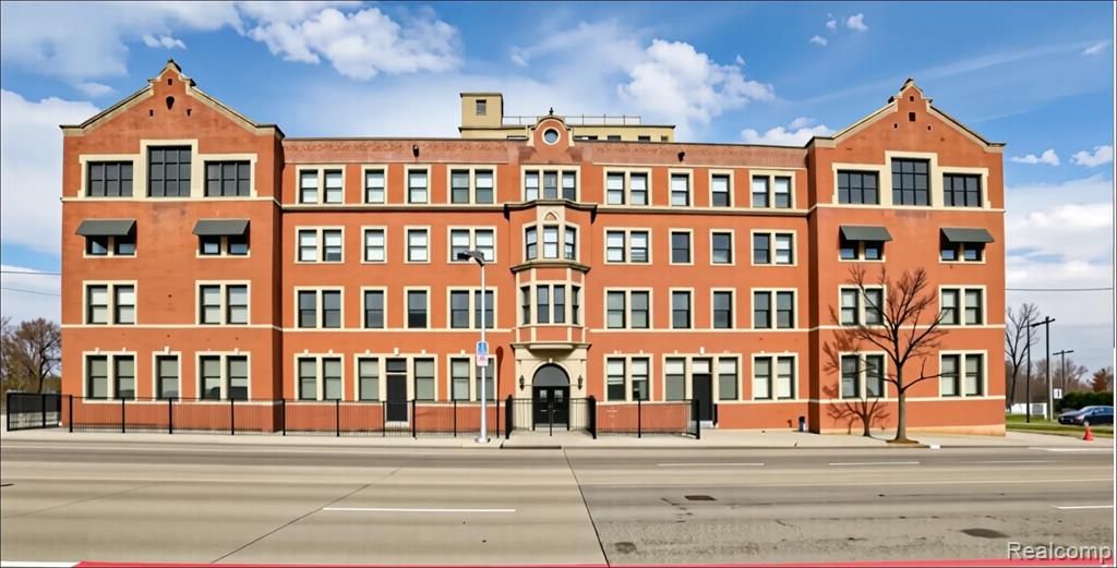6533 E Jefferson Avenue 212W, Detroit, MI 48207