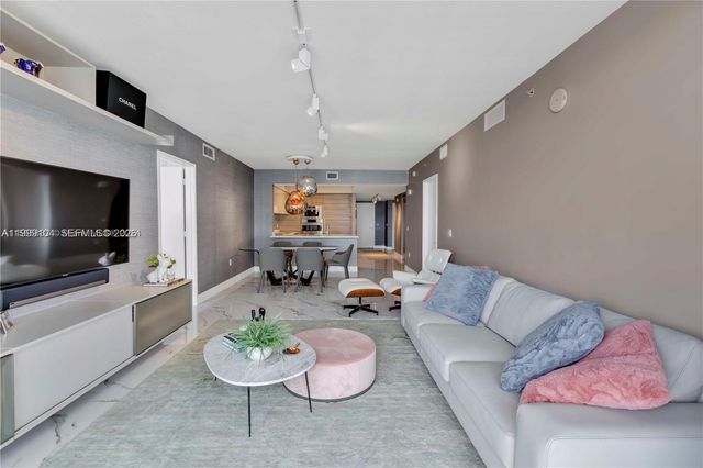 300 Sunny Isles Blvd 4-2006, Sunny Isles Beach, FL 33160