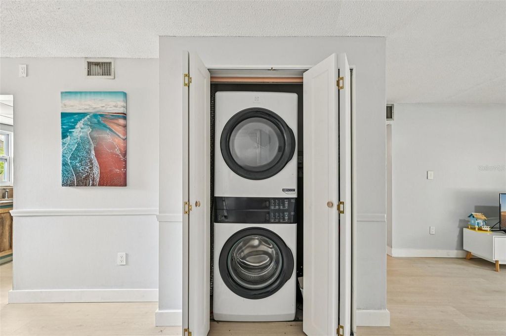 Image 18 of property listing at 2727 75TH STREET W 9A14, Bradenton, FL 34209