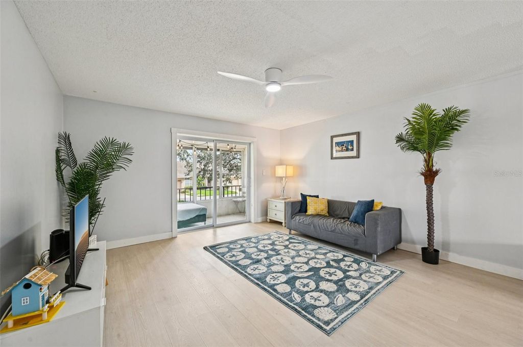 Image 4 of property listing at 2727 75TH STREET W 9A14, Bradenton, FL 34209