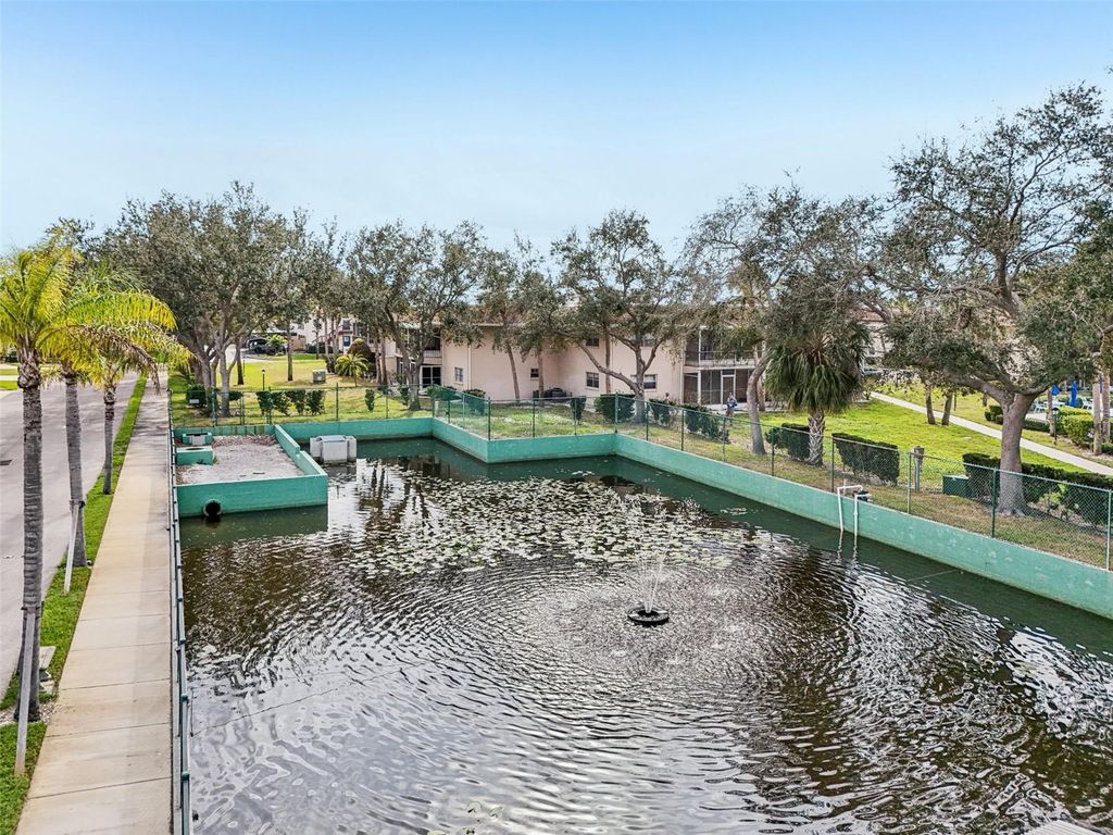 Image 33 of property listing at 2727 75TH STREET W 9A14, Bradenton, FL 34209