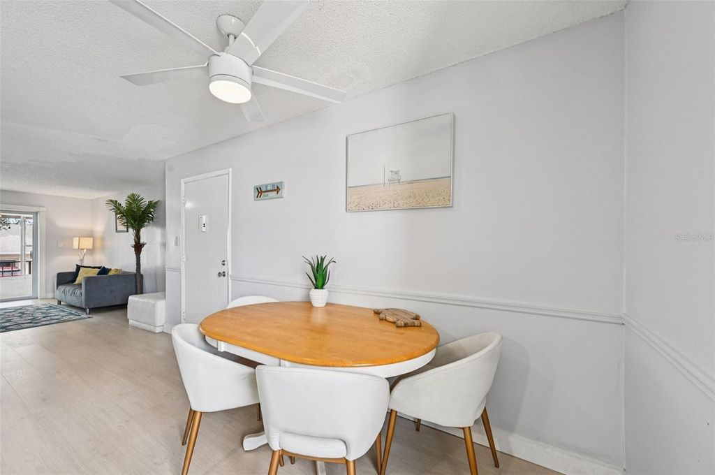 Image 6 of property listing at 2727 75TH STREET W 9A14, Bradenton, FL 34209