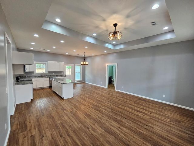 883 Jester St, Cowarts, AL 36321