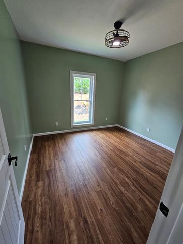 883 Jester St, Cowarts, AL 36321