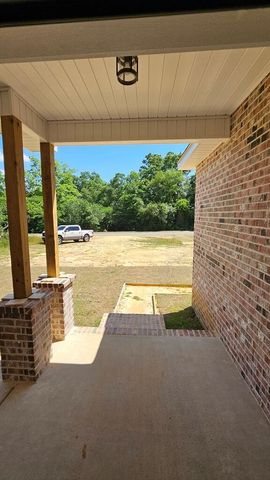 883 Jester St, Cowarts, AL 36321