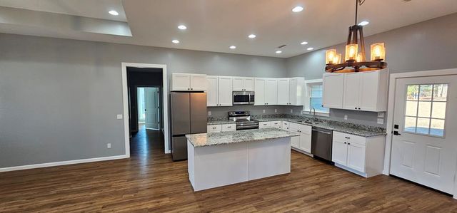 883 Jester St, Cowarts, AL 36321