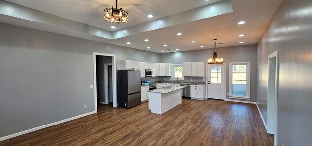 883 Jester St, Cowarts, AL 36321