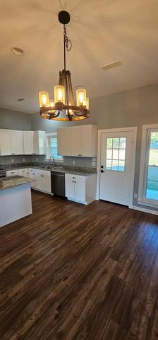 883 Jester St, Cowarts, AL 36321