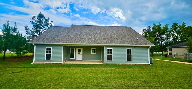 883 Jester St, Cowarts, AL 36321