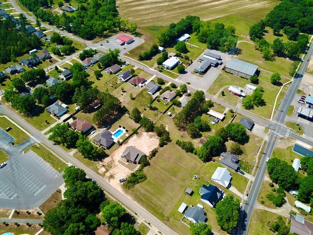 883 Jester St, Cowarts, AL 36321