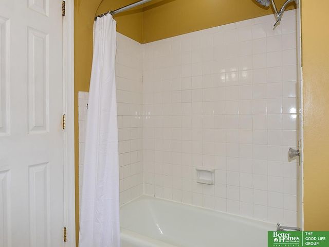 5706 S 151st Street, Omaha, NE 68137